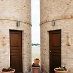 Moretti Village - Sophie
