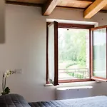 Moretti Village - Sophie