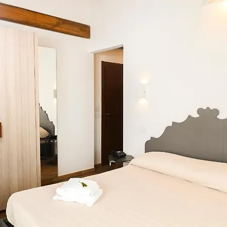 Moretti Village - Sophie