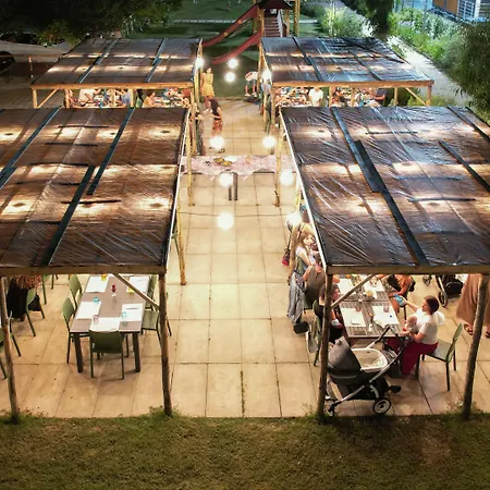 Moretti Village - Sophie Lantställe *