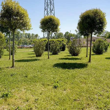 Moretti Village - Sophie